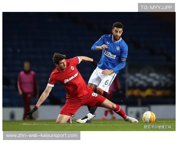 巴塞罗那连续抢位配合撕出大片空档