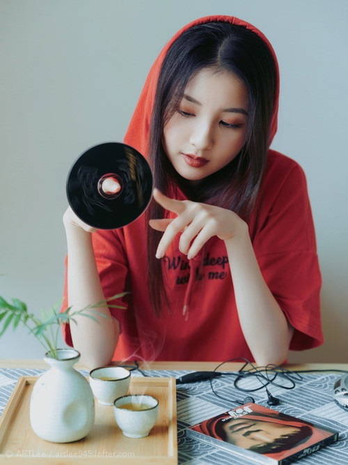 开云体育登录-张伟丽与训练师合照展示团队力量，张伟丽 训练