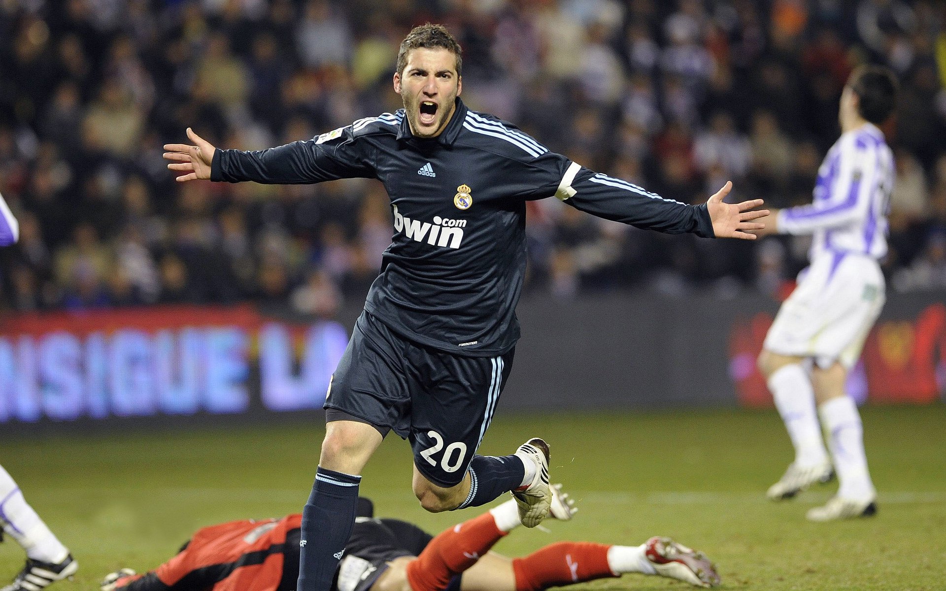 《ApexLegends》天空之城:全新地图上线,开启战术新纪元!